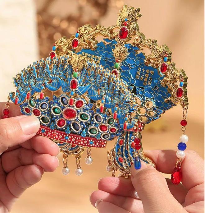 的凤冠冰箱贴你抢到了吗?麻将胡了2游戏入口爆火(图5) 的凤冠冰箱贴你抢到了吗?麻将胡了2游戏入口爆火(图5)